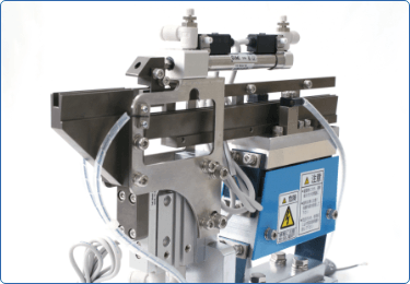 リフトアップと前方への供給を組合